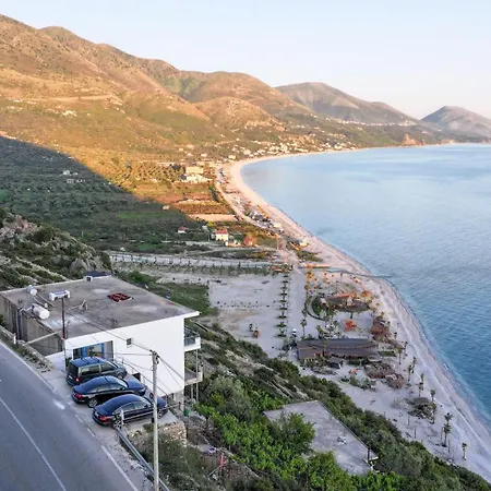 Bana Apartment Qeparo